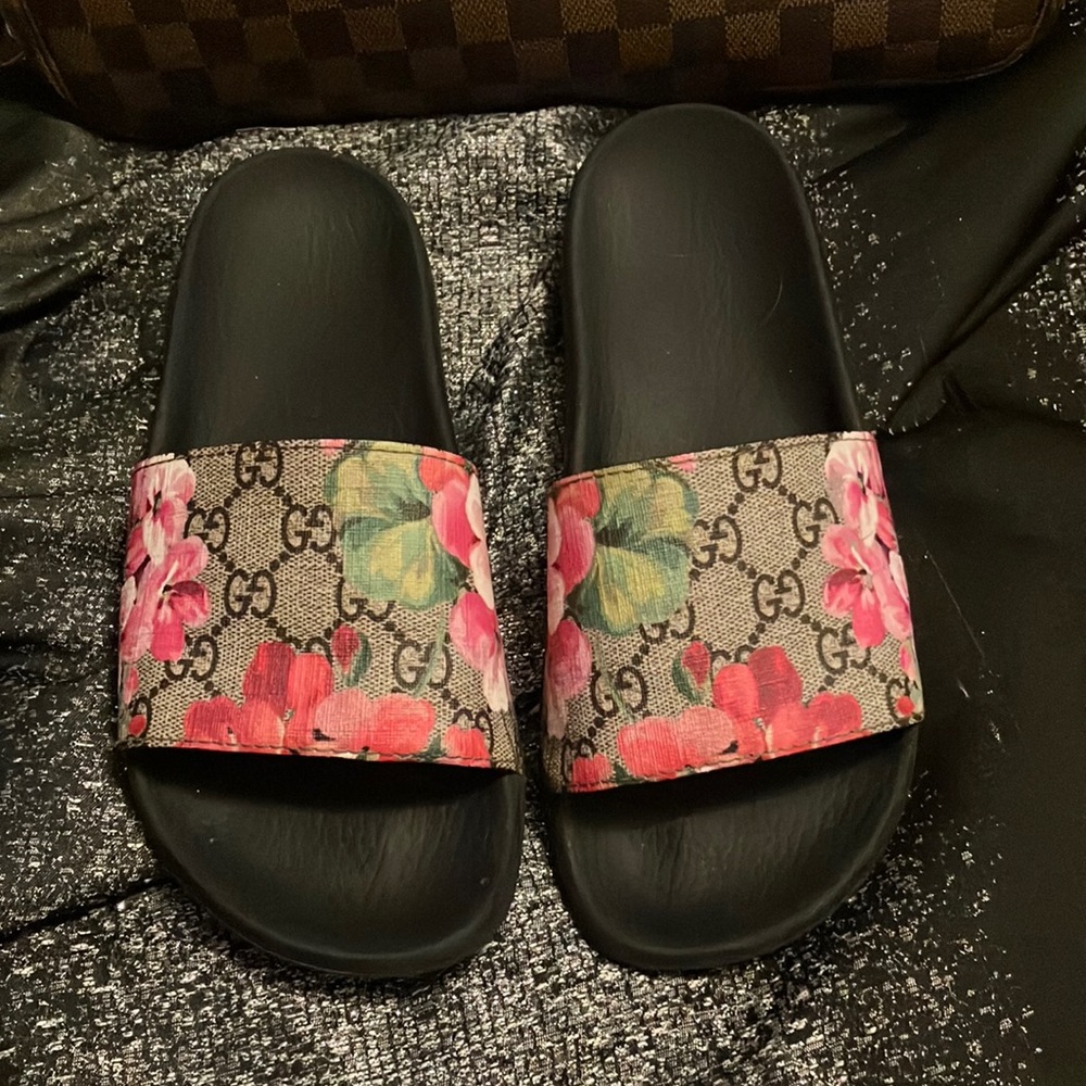 Gucci Bloom slides